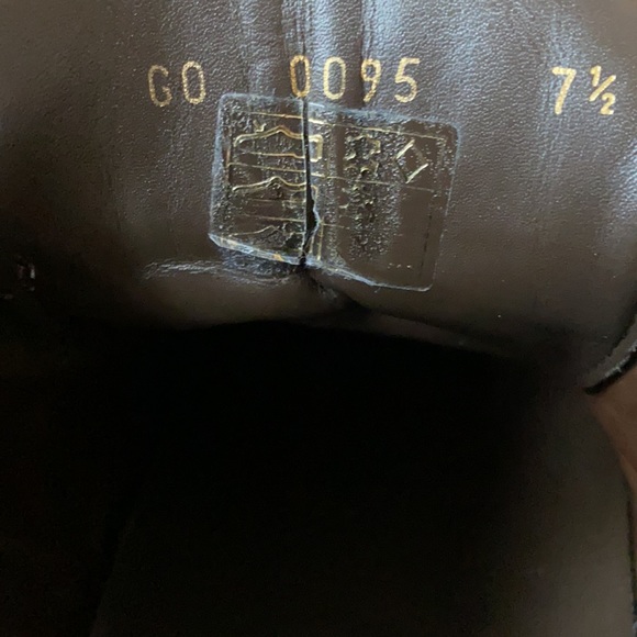 LOUIS VUITTON SNEAKERS - Picture 5 of 10